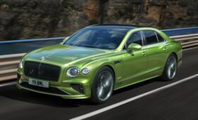 Представлен обновленный седан Bentley Flying Spur