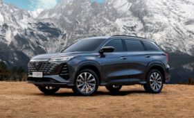 Новый Changan CS75 Plus скоро стартует в России: кроссовер предложат с двумя моторами